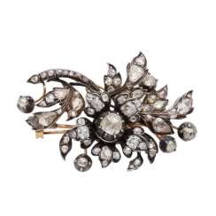 Floral designed brooch with diamonds Floral designed brooch with diamonds