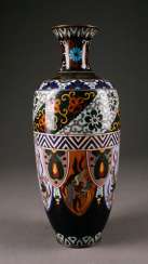 ASIATIKA CLOSONNÉ-VASE China, um 1900 ASIATIKA CLOSONNÉ-VASE China, um 1900