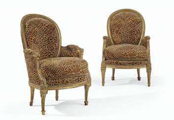A PAIR OF LATE LOUIS XV GILTWOOD BERGERES A PAIR OF LATE LOUIS XV GILTWOOD BERGERES
