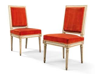 A PAIR OF LOUIS XVI GREY-PAINTED SIDE CHAIRS A PAIR OF LOUIS XVI GREY-PAINTED SIDE CHAIRS