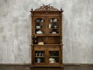 Antique oak hunting buffet Antique oak hunting buffet