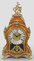 Pendule im Louis XV-Stil Pendule im Louis XV-Stil