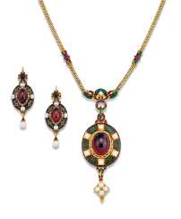 19TH CENTURY GARNET, SEED PEARL, ENAMEL AND DIAMOND HOLBEINESQUE NECKLACE AND EARRING SET 19TH CENTURY GARNET, SEED PEARL, ENAMEL AND DIAMOND HOLBEINESQUE NECKLACE AND EARRING SET