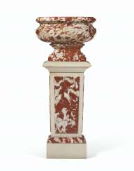 A LOUIS XIV ROUGE LANGUEDOC MARBLE BASIN A LOUIS XIV ROUGE LANGUEDOC MARBLE BASIN