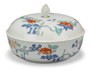 A MEISSEN PORCELAIN KAKIEMON BOWL AND COVER A MEISSEN PORCELAIN KAKIEMON BOWL AND COVER