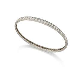 EARLY 20TH CENTURY DIAMOND BANGLE, VAN CLEEF & ARPELS EARLY 20TH CENTURY DIAMOND BANGLE, VAN CLEEF & ARPELS