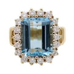 Ring with aquamarine surrounded by 18 brilliant-cut diamonds Ring with aquamarine surrounded by 18 brilliant-cut diamonds