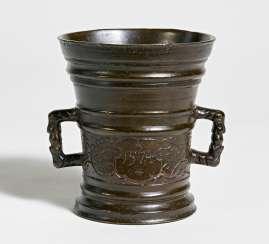 Double-handled mortar with coat of arms. Dated 1574 Double-handled mortar with coat of arms. Dated 1574