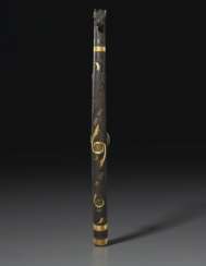 A GOLD AND SILVER-INLAID BRONZE GARMENT HOOK A GOLD AND SILVER-INLAID BRONZE GARMENT HOOK