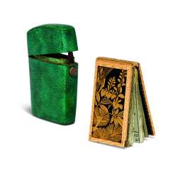 A LOUIS XV GOLD-MOUNTED JAPANESE LACQUER POCKET CALENDAR A LOUIS XV GOLD-MOUNTED JAPANESE LACQUER POCKET CALENDAR