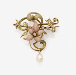 Floral art Nouveau brooch with diamonds, pearl and enamel Floral art Nouveau brooch with diamonds, pearl and enamel