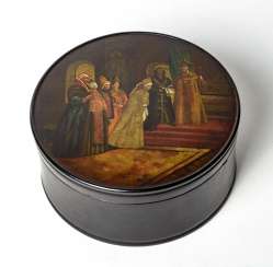 Very large round lacquer box Very large round lacquer box