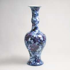 Imposing large baluster vase with a Mille Fleurs decoration Imposing large baluster vase with a Mille Fleurs decoration