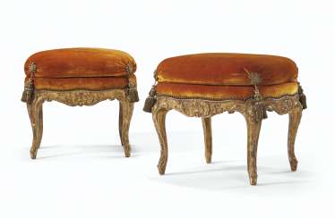 A PAIR OF LOUIS XV GILT-WALNUT TABOURETS A PAIR OF LOUIS XV GILT-WALNUT TABOURETS