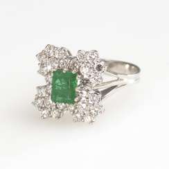 Exclusive Ring with emerald and diamonds Exclusive Ring with emerald and diamonds