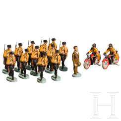 Konvolut 15 Elastolin- und Lineol-SS-Figuren im Marsch mit geschultertem Gewehr und Joseph Goebbels mit beweglichem Arm Konvolut 15 Elastolin- und Lineol-SS-Figuren im Marsch mit geschultertem Gewehr und Joseph Goebbels mit beweglichem Arm