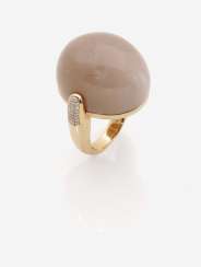 Ring with moonstone and brilliant-cut diamonds Ring with moonstone and brilliant-cut diamonds