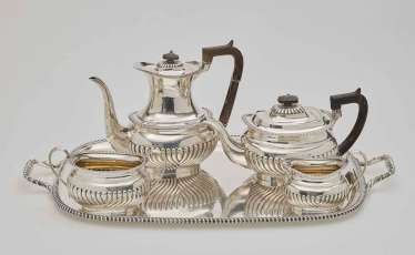 Service CAFÉ/THÉ, CINQ PARTIES de Londres, 1898/1900 et, en 1934, probablement, notamment Samuel Smith Watton Service CAFÉ/THÉ, CINQ PARTIES de Londres, 1898/1900 et, en 1934, probablement, notamment Samuel Smith Watton