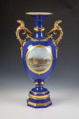 Large amphora Vase with a view of the stock exchange of Berlin Large amphora Vase with a view of the stock exchange of Berlin