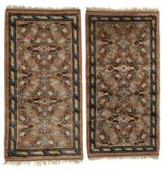 Paire de Tapis de Laine à Khotan Modèle Paire de Tapis de Laine à Khotan Modèle