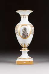 VASE WITH THE PORTRAIT OF THE FIELD MARSHAL, COUNT OF WITTGENSTEIN VASE WITH THE PORTRAIT OF THE FIELD MARSHAL, COUNT OF WITTGENSTEIN