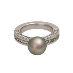 Ring with grey Tahitian cultured pearl, and 42 diamonds, Ring with grey Tahitian cultured pearl, and 42 diamonds,