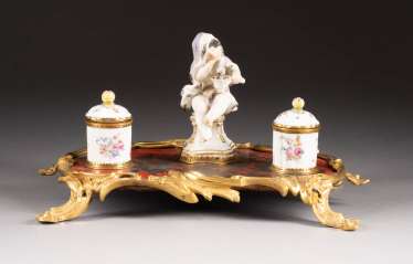 LOUIS-XV-SCHREIBZEUG MIT ALLEGORIE DES WINTERS LOUIS-XV-SCHREIBZEUG MIT ALLEGORIE DES WINTERS