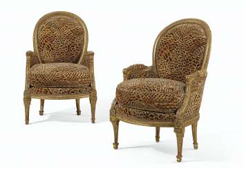 A PAIR OF LATE LOUIS XV GILTWOOD BERGERES A PAIR OF LATE LOUIS XV GILTWOOD BERGERES