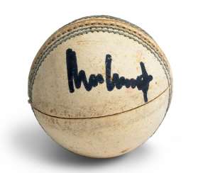 MUTIAH MURALIDARAN'S RECORD BREAKING BALL MUTIAH MURALIDARAN'S RECORD BREAKING BALL