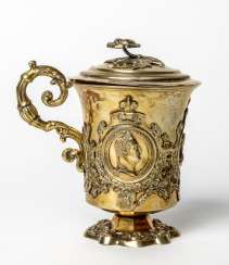 Important gold-plated silver Cup with medallions of the Imperial family Important gold-plated silver Cup with medallions of the Imperial family