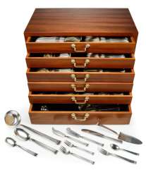 Extensive range of silver Cutlery for 12/24 persons Extensive range of silver Cutlery for 12/24 persons