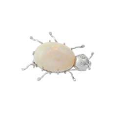 Beetle brooch with oval Opal and 2 brilliant-cut diamonds, together approx. 0,06 ct, Beetle brooch with oval Opal and 2 brilliant-cut diamonds, together approx. 0,06 ct,
