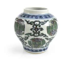 Of small Doucai-shoulder pot made of porcelain with a flower and leaf decor Of small Doucai-shoulder pot made of porcelain with a flower and leaf decor