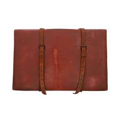 LOUIS VUITTON ANTIQUE travel suitcase, around 1900. LOUIS VUITTON ANTIQUE travel suitcase, around 1900.