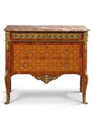 A LOUIS XV TRANSITIONAL ORMOLU-MOUNTED TRELLIS PARQUETRY-INLAID GREEN-STAINED FRUITWOOD, AMARANTH AND TULIPWOOD COMMODE A LOUIS XV TRANSITIONAL ORMOLU-MOUNTED TRELLIS PARQUETRY-INLAID GREEN-STAINED FRUITWOOD, AMARANTH AND TULIPWOOD COMMODE