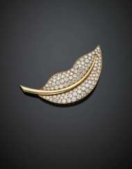 VAN CLEEF & ARPELS | Yellow gold diamond leaf brooch in all ct. 6 circa VAN CLEEF & ARPELS | Yellow gold diamond leaf brooch in all ct. 6 circa
