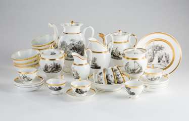 Extensive Porcelain Service Extensive Porcelain Service