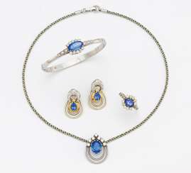 Tanzanite set: pendant, bangle, ring and earrings Tanzanite set: pendant, bangle, ring and earrings