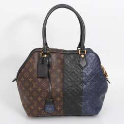LOUIS VUITTON exclusive sling bag LOUIS VUITTON exclusive sling bag