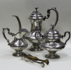 Set of four pieces Set of four pieces