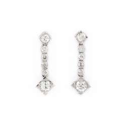 PAIR OF DIAMOND EARRINGS PAIR OF DIAMOND EARRINGS