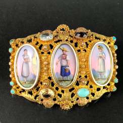 Unique Brooch: Yellow Gold 750. Porcelain Miniatures with Swiss Costumes. Estate of Konstantin von Tischendorf. Unique Brooch: Yellow Gold 750. Porcelain Miniatures with Swiss Costumes. Estate of Konstantin von Tischendorf.