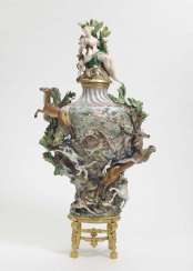 Meissen, End Of 19th Century. Century, after a model by J. J. Kändler . ELEMENTS VASE Meissen, End Of 19th Century. Century, after a model by J. J. Kändler . ELEMENTS VASE