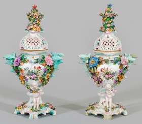 Pair Of Potpourri Lid Vases Pair Of Potpourri Lid Vases