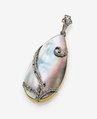 Pendant with diamonds, mother-of-pearl and translucent mail Pendant with diamonds, mother-of-pearl and translucent mail