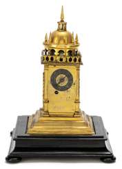 Renaissance-Türmchenuhr auf ebonisiertem Holzsockel. Augsburg, um 1620, Umkreis Nikolaus Schmidt der Jüngere (1549- vor 1629) Renaissance-Türmchenuhr auf ebonisiertem Holzsockel. Augsburg, um 1620, Umkreis Nikolaus Schmidt der Jüngere (1549- vor 1629)