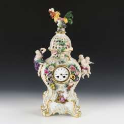 Porcelain clock with cock Porcelain clock with cock