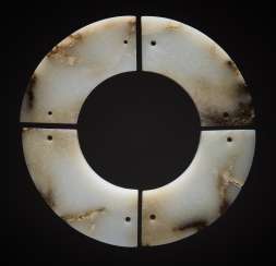 ELEGANT FOUR-PART WHITE DISC ELEGANT FOUR-PART WHITE DISC