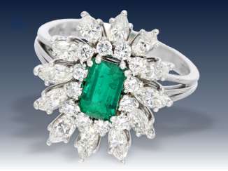 Ring: wunderschöner und wertvoller vintage Smaragd/Diamant-Blütenring, Handarbeit aus 950er Platin Ring: wunderschöner und wertvoller vintage Smaragd/Diamant-Blütenring, Handarbeit aus 950er Platin