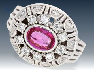 Ring: a valuable and decorative vintage diamond/ruby ring, 18K white gold Ring: a valuable and decorative vintage diamond/ruby ring, 18K white gold